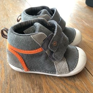 Stride Rite Milo sneakers, size 5w